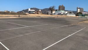 長良川公園にある無料開放されたテニスコートの様子