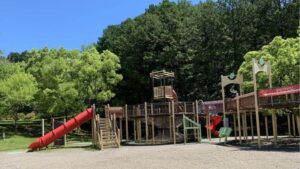 岐阜百年公園 南エリア 幼児向け巨大遊具ゾーン 全景