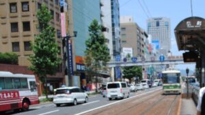 広電子供も楽しめるレトロな路面電車で移動！