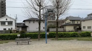 岐阜市内の公園に設置されたバスケットゴール